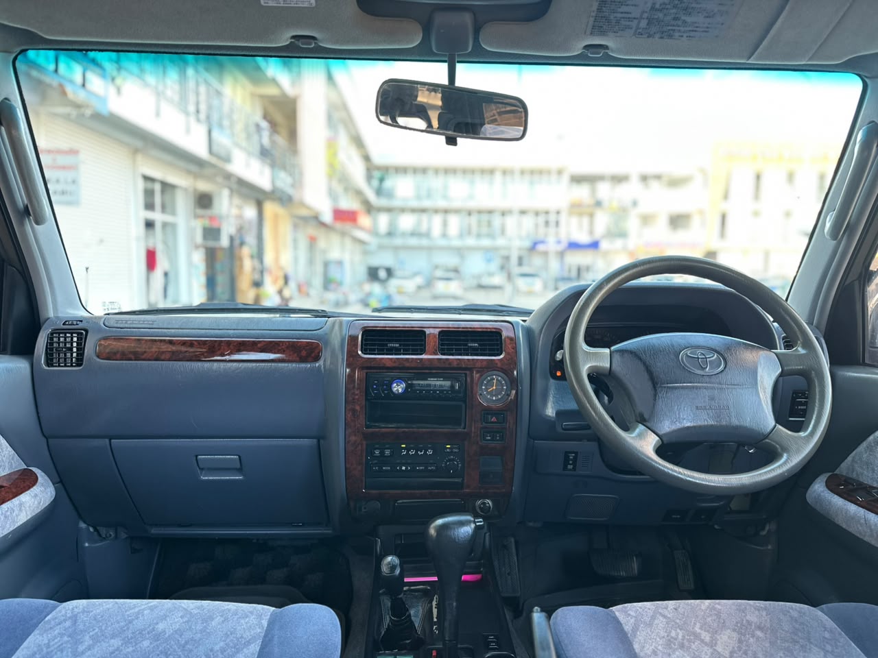 LAND CRUISER PRADO thumbnail 4